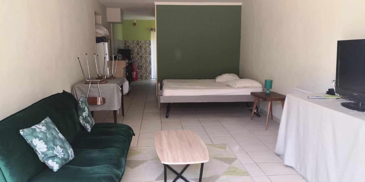 Petit Gite Ou Chambre D'Hotes 2/4 Personnes Buffieres 外观 照片